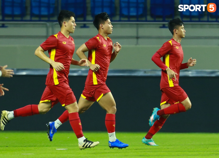 Tuyển Việt Nam mặc áo không số, giấu bài kỹ trước trận gặp Indonesia - Ảnh 5.
