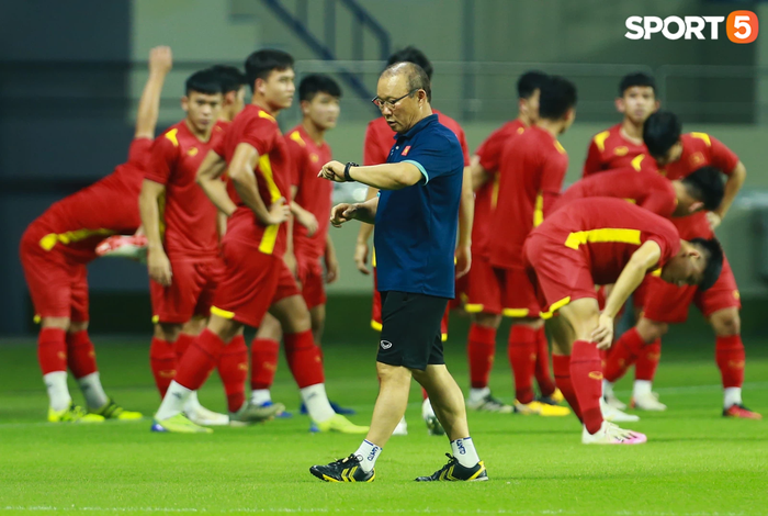 Tuyển Việt Nam mặc áo không số, giấu bài kỹ trước trận gặp Indonesia - Ảnh 8.