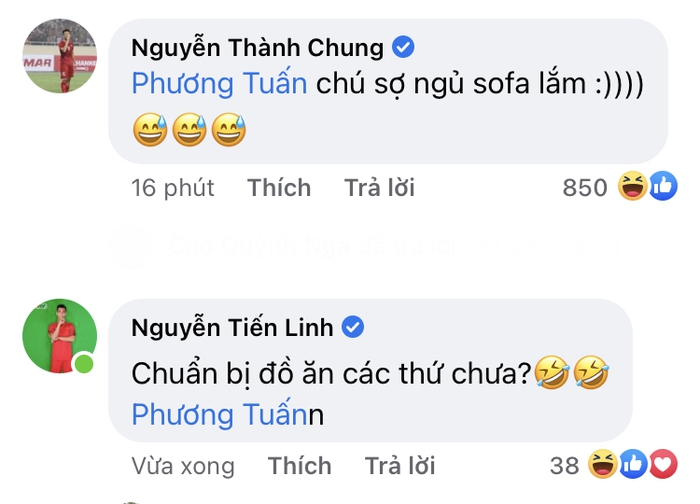Jack cùng dàn sao Việt đăng ảnh cổ vũ tuyển Việt Nam, Tiến Linh bình luận &quot;đòi đồ ăn&quot; ngay trước giờ thi đấu - Ảnh 2.