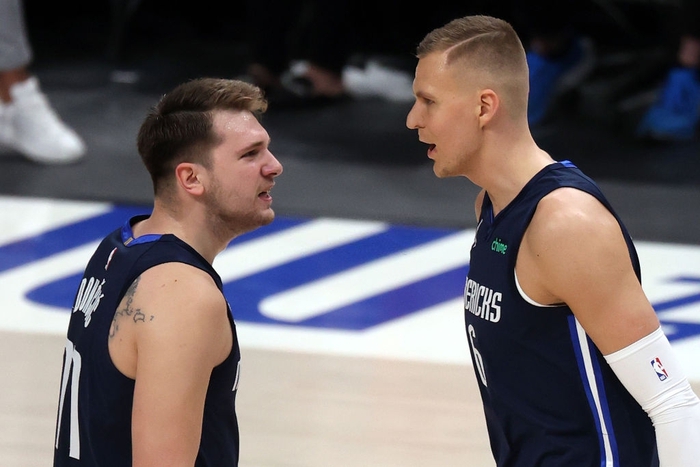 Kristaps Porzingis đã chán làm &quot;vệ tinh&quot; cho Luka Doncic: Lối đánh cá nhân có phải vấn đề của Dallas Mavericks? - Ảnh 4.