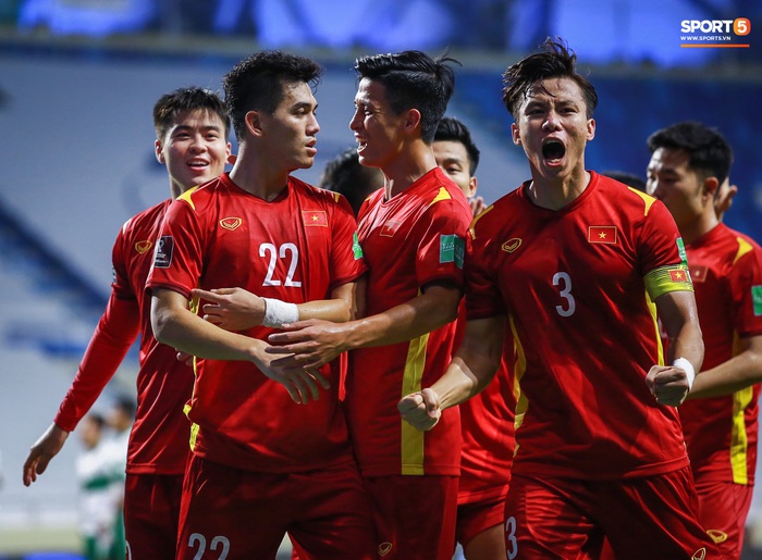 Đội tuyển Việt Nam nhận tưởng nóng 1 tỷ đồng sau chiến thắng 4-0 trước Indonesia - Ảnh 1.