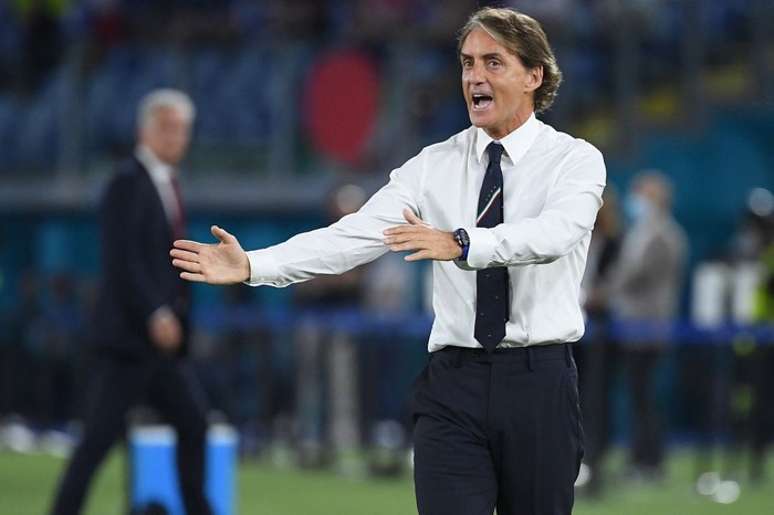 Liệu Roberto Mancini có dám thay đổi cách chơi của Italy thêm lần nữa? - Ảnh 1.