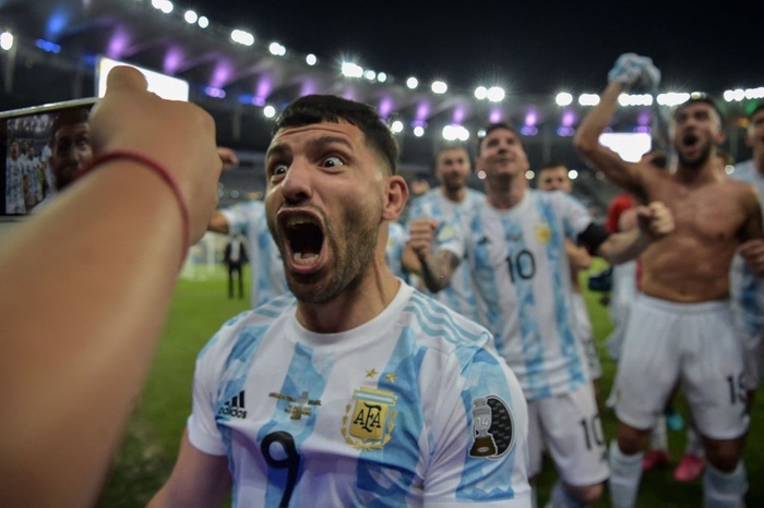 Messi và đồng đội vỡ oà trong niềm hạnh phúc chiến thắng - Ảnh 6.
