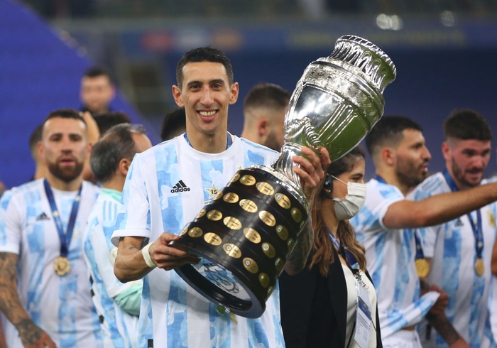 Ảnh: Messi nhận cú đúp danh hiệu cá nhân, Argentina nâng cao chiếc cúp Copa America sau 28 năm chờ đợi - Ảnh 8.