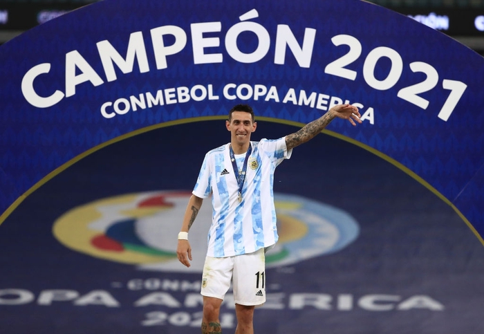 Ảnh: Messi nhận cú đúp danh hiệu cá nhân, Argentina nâng cao chiếc cúp Copa America sau 28 năm chờ đợi - Ảnh 3.