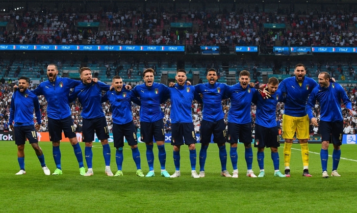 Khoảnh khắc Euro: Đội tuyển Italy hát Quốc ca &quot;cực sung&quot; trong trận chung kết - Ảnh 1.