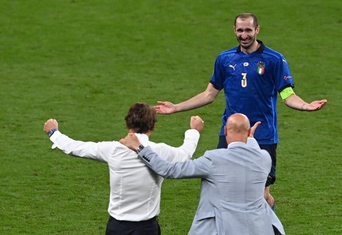 Ảnh: Tuyển thủ Italy vỡ òa cảm xúc khi chính thức đăng quang Euro 2020 - Ảnh 7.