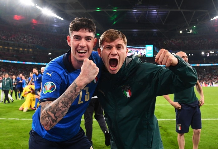 Ảnh: Tuyển thủ Italy vỡ òa cảm xúc khi chính thức đăng quang Euro 2020 - Ảnh 9.