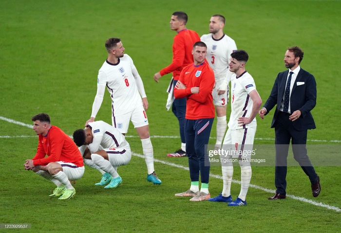 Đội tuyển Anh sau trận chung kết Euro 2020: &quot;Khi người trẻ khóc&quot; - Ảnh 5.