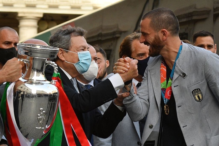 Tuyển Italy hãnh diện mang cúp bạc Euro 2020 tới gặp Tổng thống - Ảnh 11.