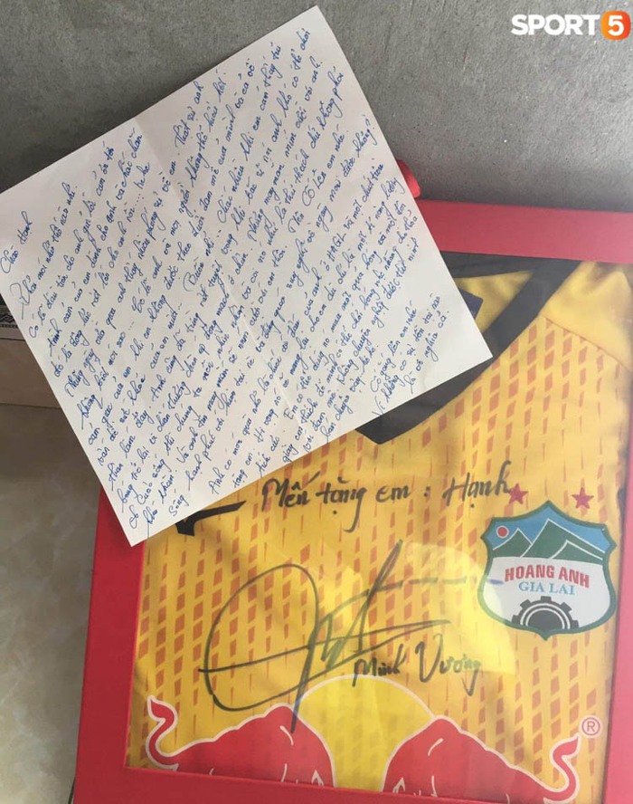 Xúc động bức thư Minh Vương gửi cho cầu thủ nữ Việt Nam đang mắc bệnh - Ảnh 2.