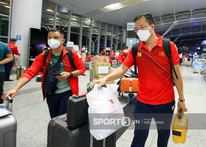 Đoàn thể thao Việt Nam mang mỳ tôm, chia hành lý trước khi đến Olympic Tokyo 2020 - Ảnh 8.