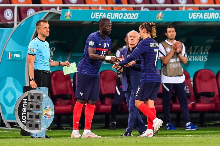 Mourinho nóng mắt với hành động ăn mừng của Pogba và chỉ ra nguyên nhân khiến Pháp thất bại tại Euro 2020 - Ảnh 3.