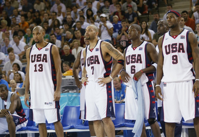 LeBron James và những thăng trầm trong màu áo tuyển Mỹ: Từ khoảnh khắc đen tối ở Athens đến đỉnh cao tại London 2012 - Ảnh 2.