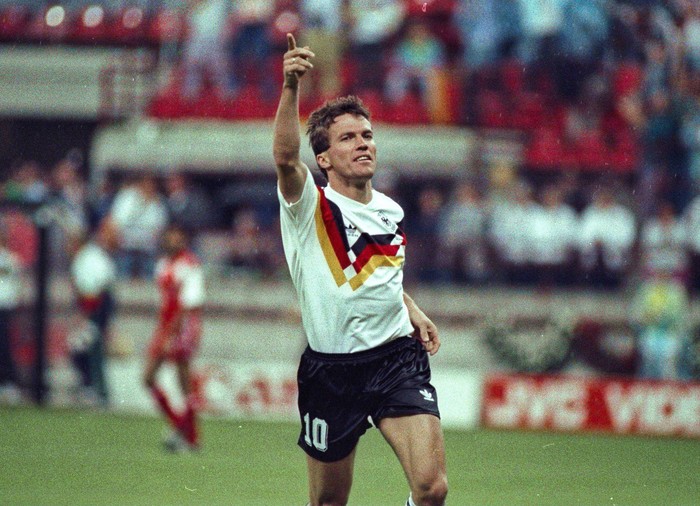 Toni Kroos bị huyền thoại Đức và cựu chủ tịch đội bóng cũ chê bai - Ảnh 1.