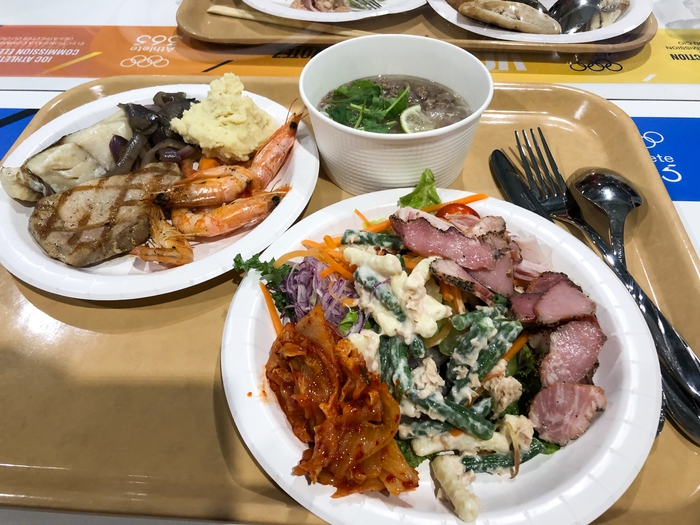 Cận cảnh nhà ăn làng VĐV Olympic 2020 siêu lớn, phục vụ 700 món ăn - Ảnh 4.