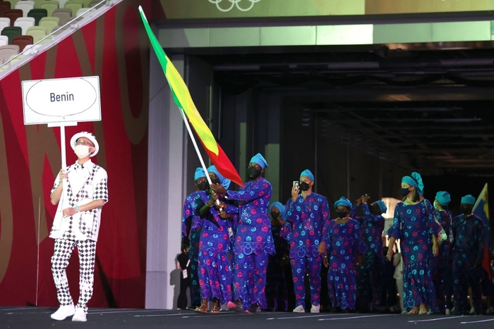 Top 10 trang phục ấn tượng nhất tại lễ khai mạc Olympic Tokyo 2020 - Ảnh 7.