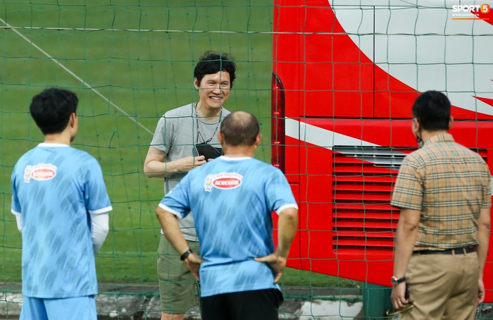 HLV Park Choong-kyun rút khỏi ban huấn luyện của tuyển Việt Nam - Ảnh 1.