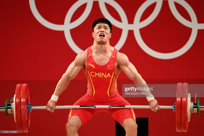 Đô cử Trung Quốc phá 2 kỷ lục Olympic khiến tất cả kinh ngạc vì nâng tạ bằng 1 chân - Ảnh 5.
