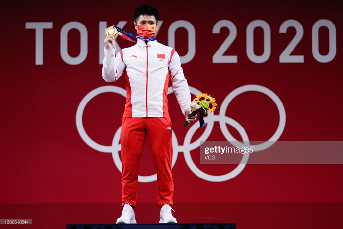 Đô cử Trung Quốc khiến người xem trầm trồ vì lập kỷ lục Olympic bằng 1 chân - Ảnh 9.