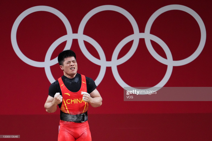 Đô cử Trung Quốc phá 2 kỷ lục Olympic khiến tất cả kinh ngạc vì nâng tạ bằng 1 chân - Ảnh 8.
