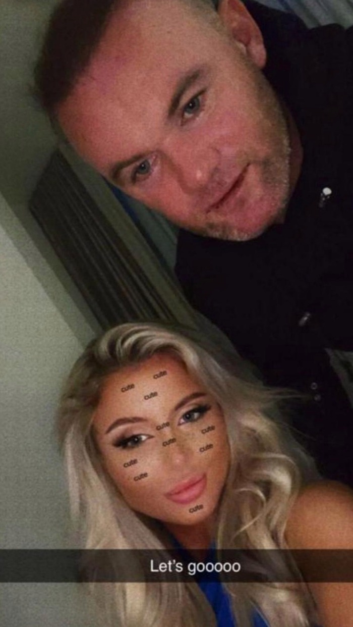 Rooney hoang mang vì bị lộ ảnh chụp cùng gái lạ trong khách sạn - Ảnh 3.