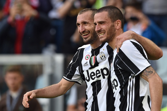 Tân HLV trưởng Juventus: &quot;Bonucci thích đeo băng đội trưởng thì tự đi ra đường mà mua!&quot; - Ảnh 2.