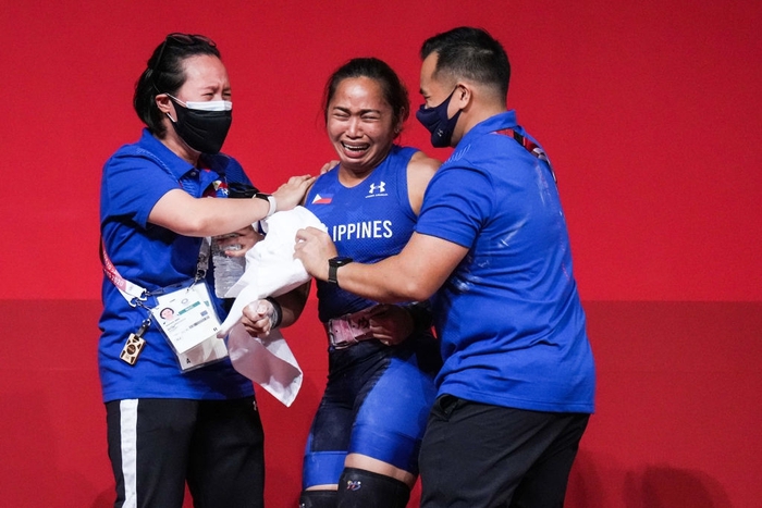 Đôi bàn tay trầy xước của nữ VĐV giành chiếc HCV lịch sử cho đoàn thể thao Philippines - Ảnh 3.