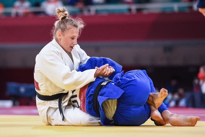 HLV Judo thẳng tay tát mạnh 2 cái vào mặt nữ học trò ngay tại Olympic, không ai còn chỉ trích khi biết lý do thực sự - Ảnh 3.