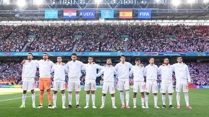 Thư EURO 2020: Tại sao tuyển Tây Ban Nha không hát quốc ca trước trận đấu? - Ảnh 1.