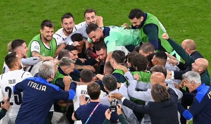 Thắng sát nút 1-2, Italy tiến đến vòng Bán kết Euro 2020 với chuỗi 32 trận bất bại - Ảnh 9.