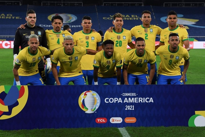 Đá với 10 người trong suốt hiệp 2, Brazil chật vật hạ Chile bằng tuyệt phẩm để vào bán kết Copa America - Ảnh 1.
