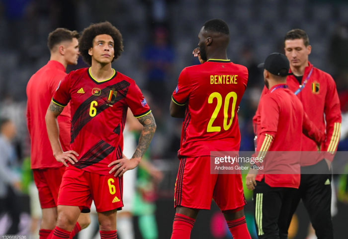 Fan Bỉ bật khóc sau thất bại trước Ý - Ảnh 2.