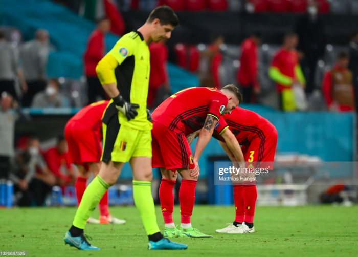 Fan Bỉ bật khóc sau thất bại trước Ý - Ảnh 4.