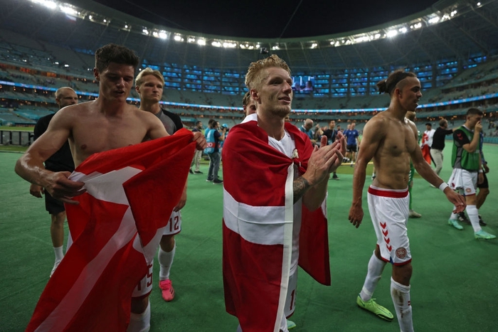 Ảnh: Niềm hạnh phúc vô bờ của các cầu thủ Đan Mạch khi giành quyền vào chơi trận bán kết Euro 2020 - Ảnh 9.