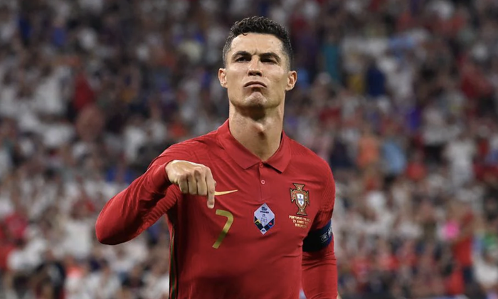 Ronaldo gây sốt với hình ảnh thường nhật đầu tiên sau khi rời Euro 2020 - Ảnh 3.