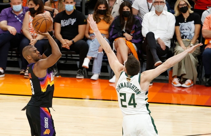 &quot;Gừng càng già càng cay&quot; tuổi 36, Chris Paul đưa Phoenix Suns dẫn trước ở NBA Finals 2021 - Ảnh 1.