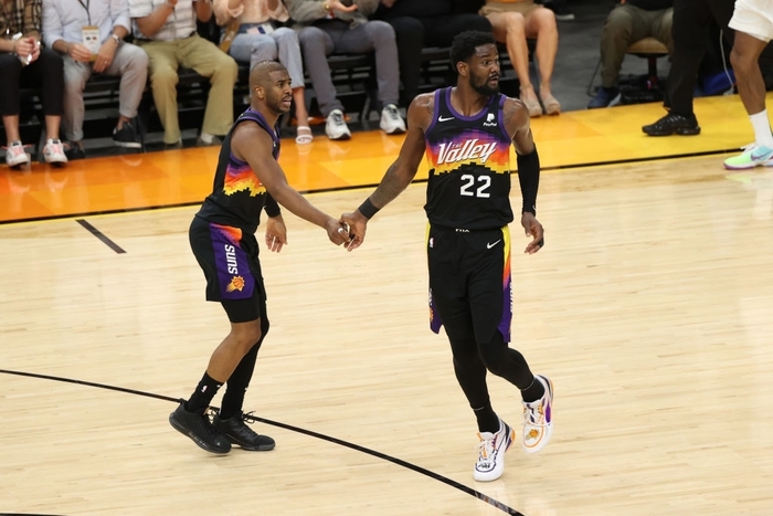 &quot;Gừng càng già càng cay&quot; tuổi 36, Chris Paul đưa Phoenix Suns dẫn trước ở NBA Finals 2021 - Ảnh 2.