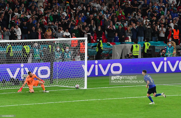 Người hùng tuyển Ý kể khoảnh khắc đánh lừa thủ môn TBN, đưa đội nhà vào chung kết Euro - Ảnh 2.