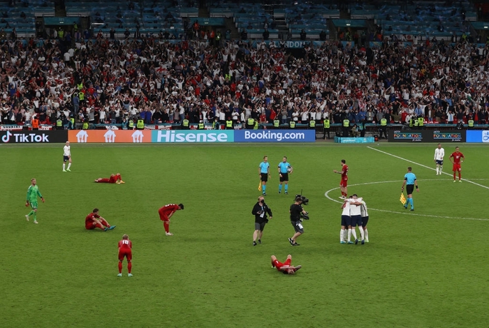 Người hùng Đan Mạch rơi nước mắt tiếc nuối khi để tuột tấm vé chung kết Euro 2020 - Ảnh 2.