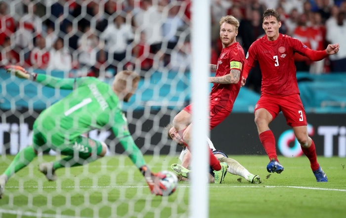 Kasper Schmeichel xứng đáng là thủ thành số 1 tại Euro 2020 - Ảnh 6.