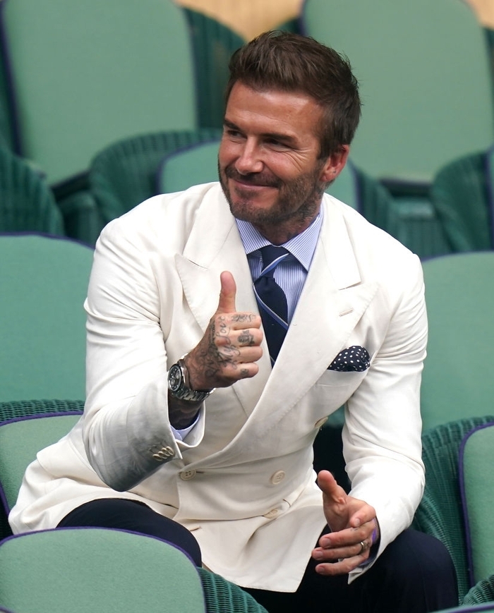 Sau Euro, David Beckham tiếp tục gây náo loạn khi đến xem quần vợt: Vừa xuất hiện đã nổi bần bật, vẻ hút hồn không thể cưỡng - Ảnh 5.
