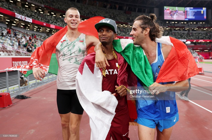 Lãng tử Italy vô địch nhảy 3 bước Olympic Tokyo cùng linh vật đặc biệt - biểu tượng của sự vươn lên từ tro tàn - Ảnh 12.