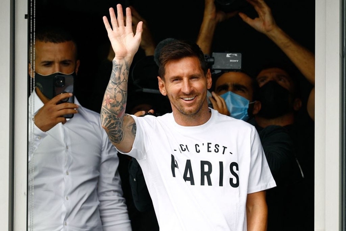 Cảnh sát hộ tống Messi đi kiểm tra y tế tại PSG - Ảnh 1.