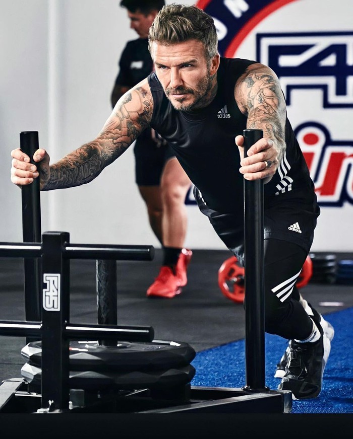 David Beckham xuất hiện cực chất ở tuổi 46: Lâu lắm rồi tôi mới có cơ thể chuẩn như lúc này - Ảnh 1.