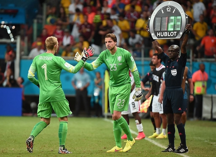 Kepa tái hiện khoảnh khắc bất hủ của Tim Krul ở World Cup 2014 - Ảnh 4.