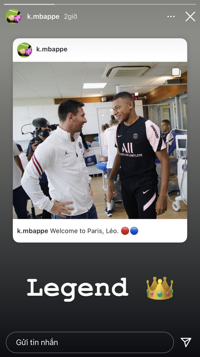 Mbappe chào mừng Messi đến PSG bằng cái ôm thắm thiết - Ảnh 3.