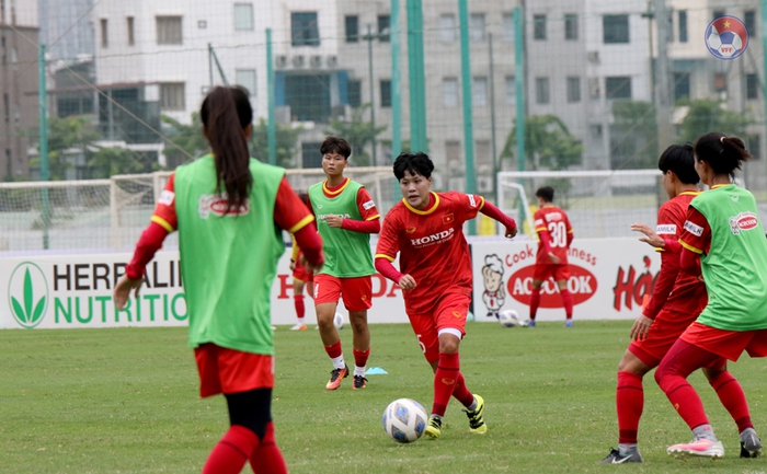 Tuyển nữ Việt Nam vất vả tìm &quot;quân xanh&quot; chuẩn bị cho vòng loại Asian Cup 2022 - Ảnh 2.