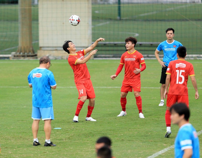 Nhìn từ trận đấu với UAE và bài học cho tuyển Việt Nam trước những “ông lớn” châu Á - Ảnh 2.