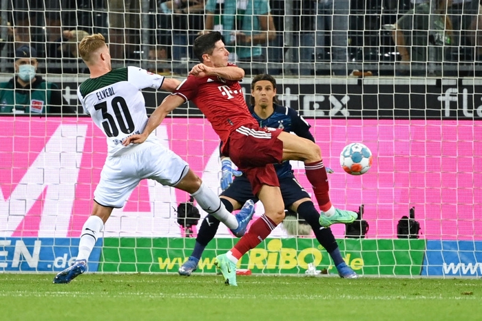 Lewandowski nổ súng, Bayern Munich chật vật cầm hòa Monchengladbach với tỷ số 1-1 - Ảnh 5.